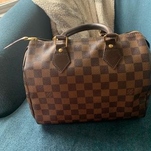 Authentic Louis Vuitton Speedy 25 bag